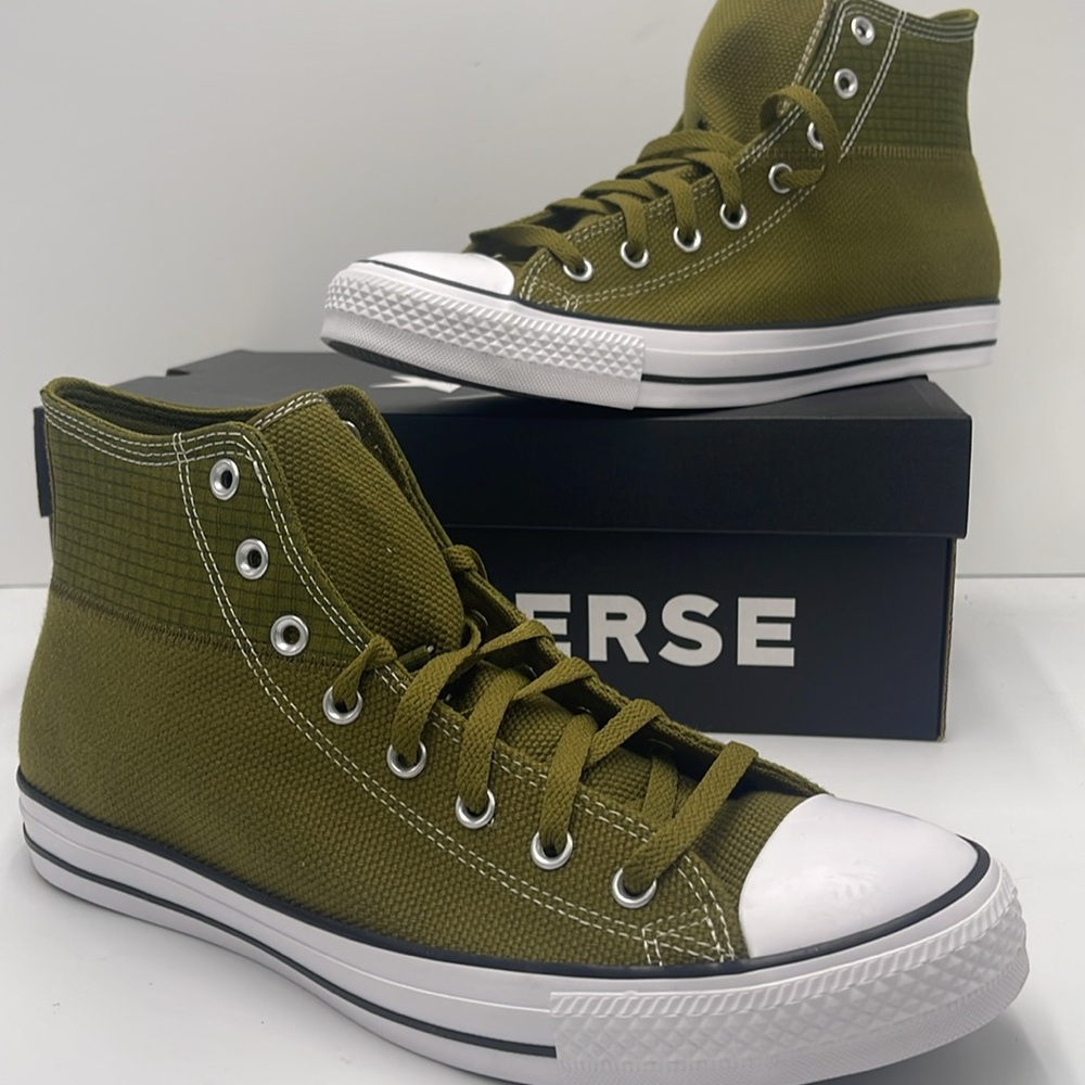 Converse Men’s Cls High-Tops A08553F
CTAS HI
FOREST BREVINTAGE CARGO 5
Sneakers - Picture 15 of 16